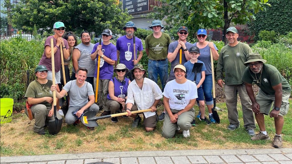 FTP & WNYC volunteers & NYC Parks' gardeners